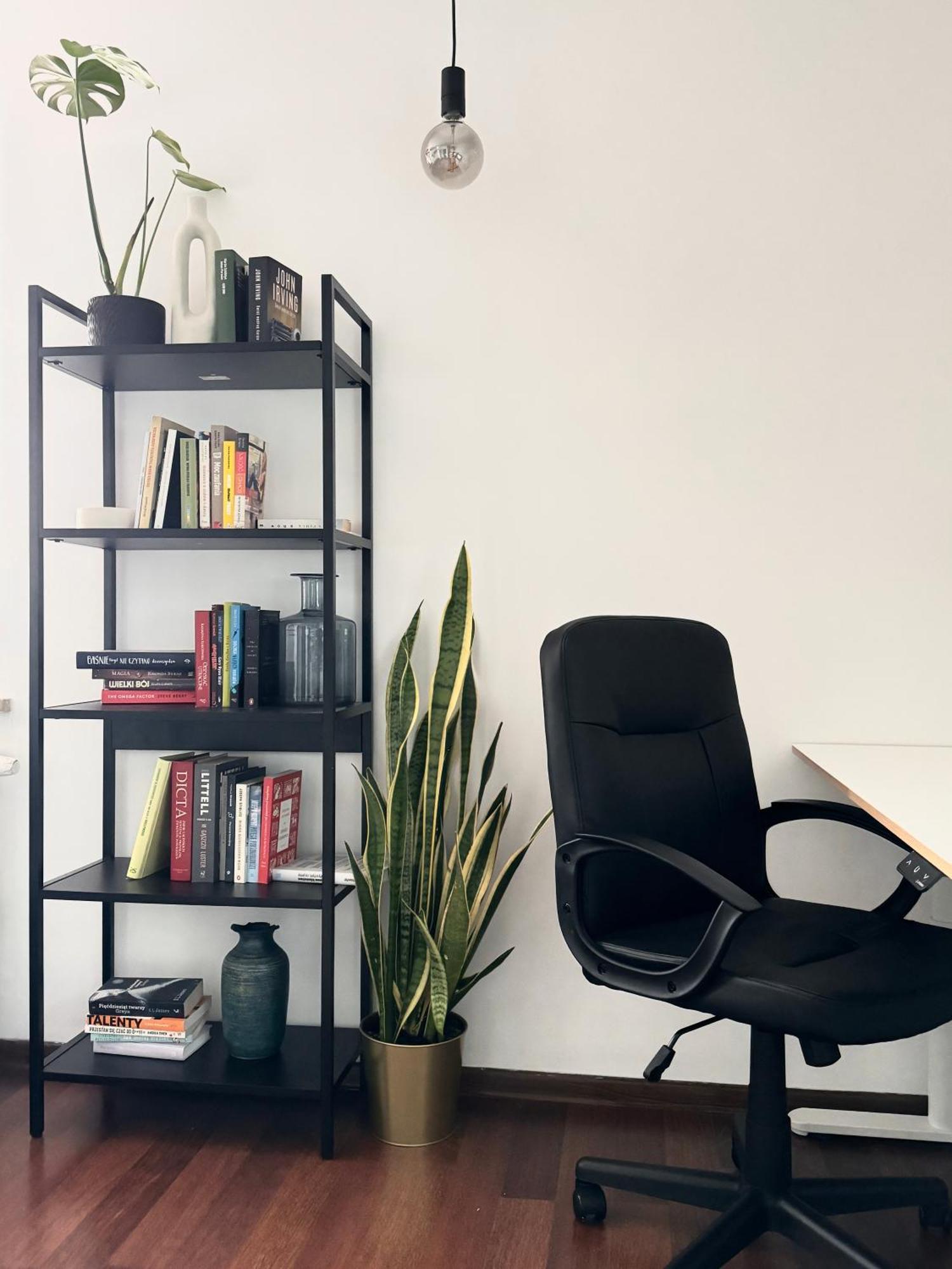 Top 1 Center Near Riverside With Parking Apartment *