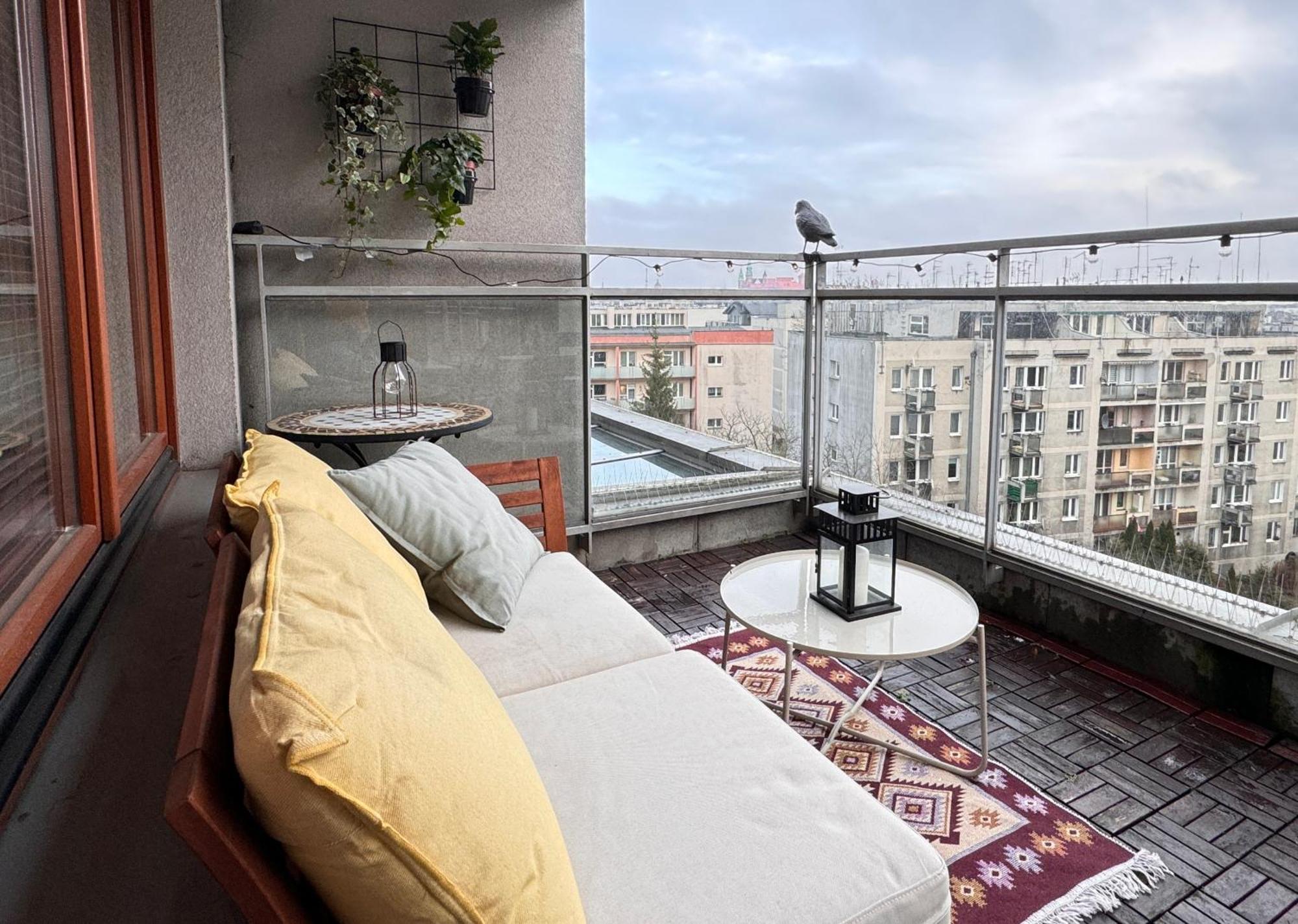 Top 1 Center Near Riverside With Parking Apartment
