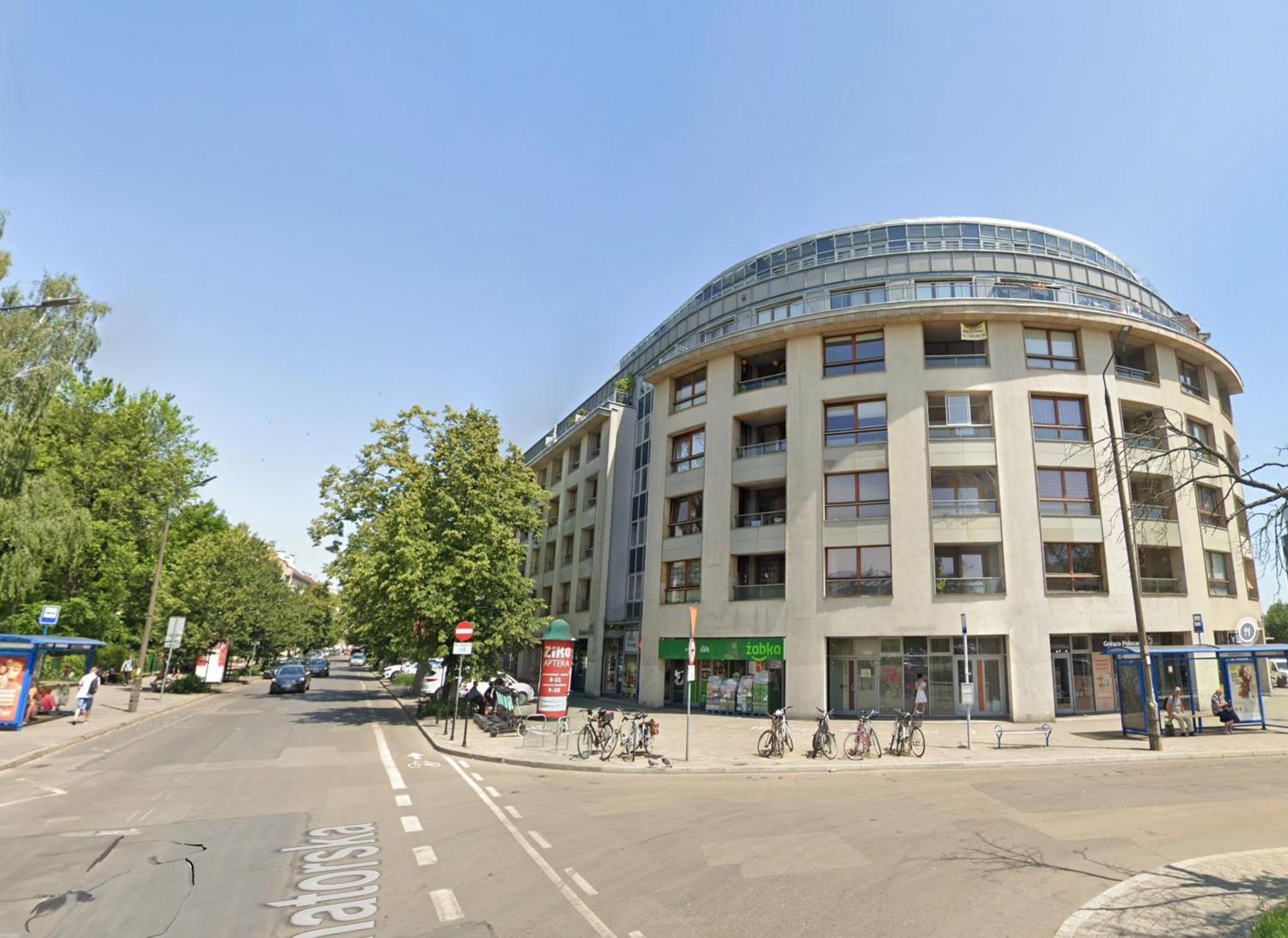 Top 1 Center Near Riverside With Parking Apartment